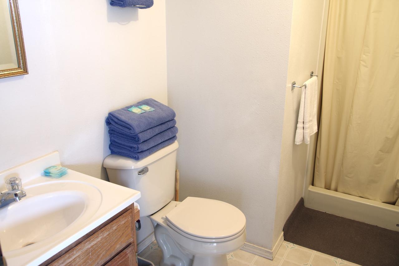Country Inn Motel Dove Creek Экстерьер фото