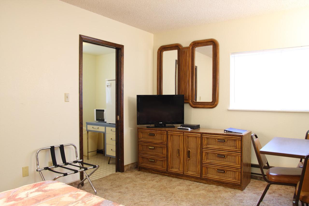 Country Inn Motel Dove Creek Экстерьер фото