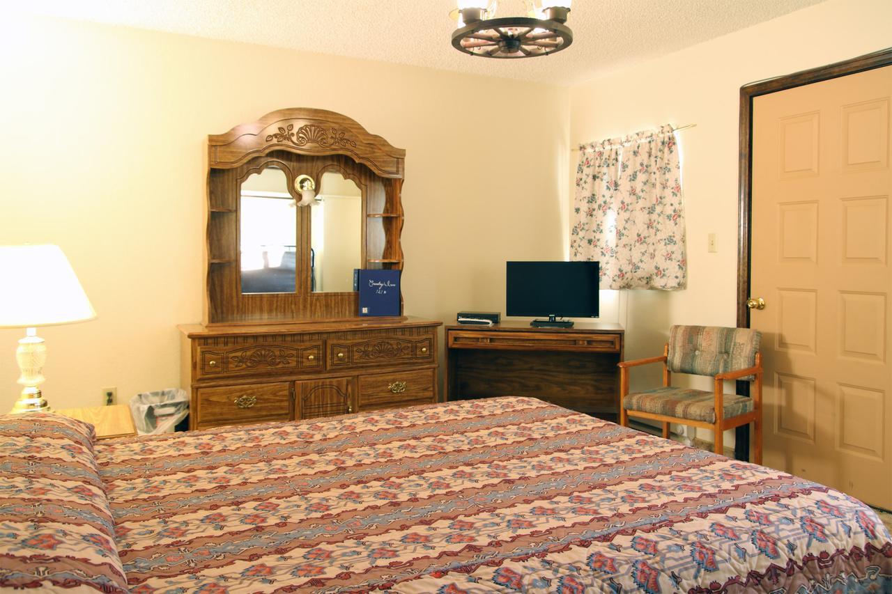 Country Inn Motel Dove Creek Экстерьер фото