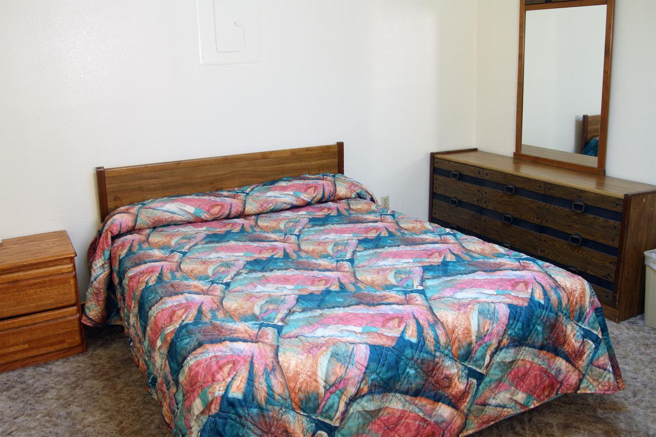 Country Inn Motel Dove Creek Экстерьер фото