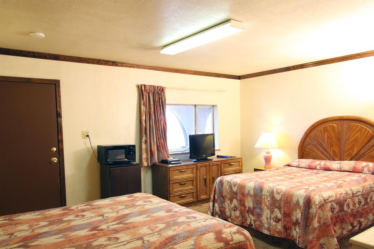 Country Inn Motel Dove Creek Экстерьер фото
