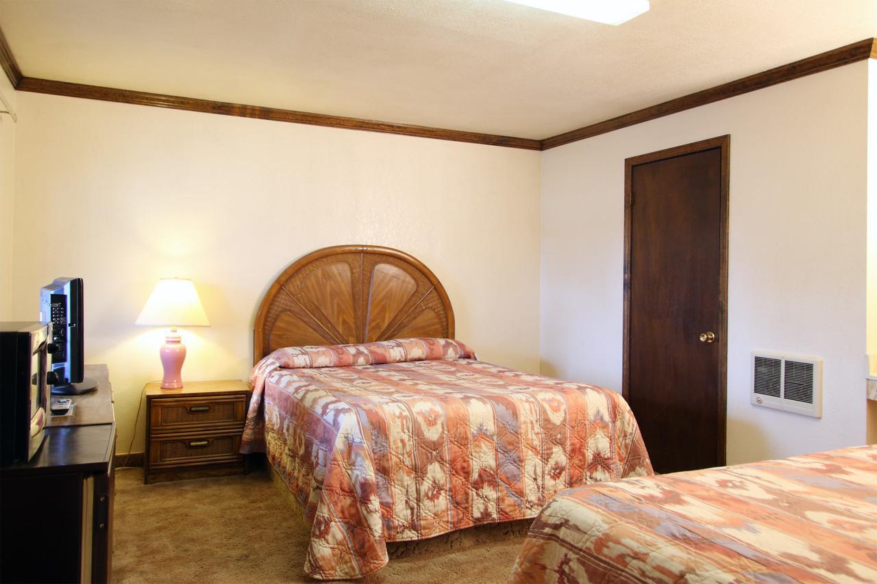 Country Inn Motel Dove Creek Экстерьер фото